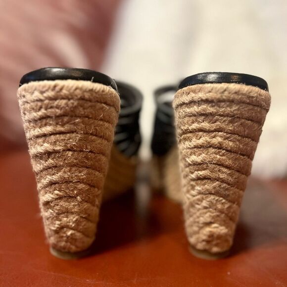 ME TOO Black Hutch Strappy Wedge Sandals - Picture 7 of 7